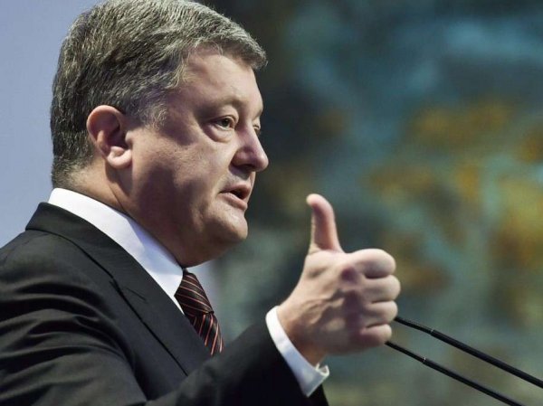 Порошенко опозорился цитируя гимн Украины