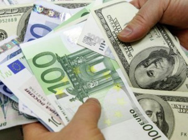 Курс доллара на сегодня, 24 августа 2018: Сбербанк ухудшил прогноз по курсу доллара на 2018 год