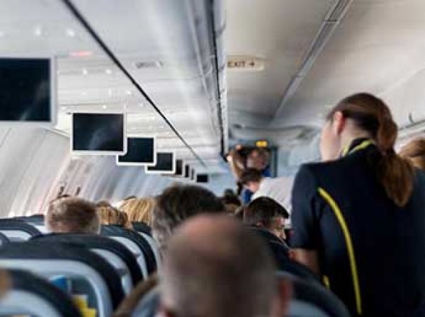 Рейс "Москва — Душанбе" вернули в столицу из-за дебошира, обещавшего взорвать самолет
