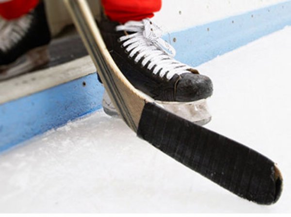 В Москве хоккеист умер прямо во время матча