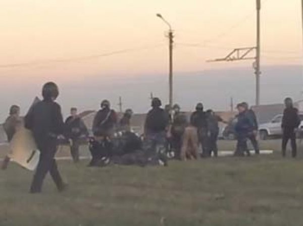 В КБР Росгвардия со стрельбой разогнала беспорядки: конфликт попал на видео