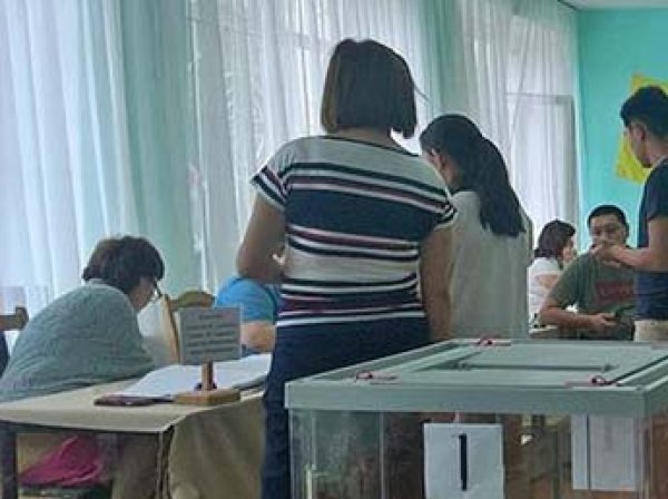 В Калмыкии пропала снявшая вброс бюллетеней на выборах студентка