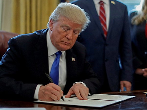 Трамп подписал указ о санкциях за вмешательство в выборы