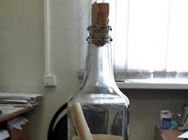 "Мяса не видим годами": в челябинском роддоме в бутылке водки нашли послание из СССР