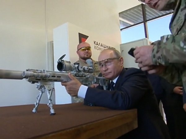 Путин пострелял из снайперской винтовки нового поколения