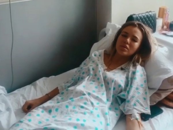 "Мне очень страшно": обвинившая в изнасиловании Серова модель в слезах записала видео из больницы