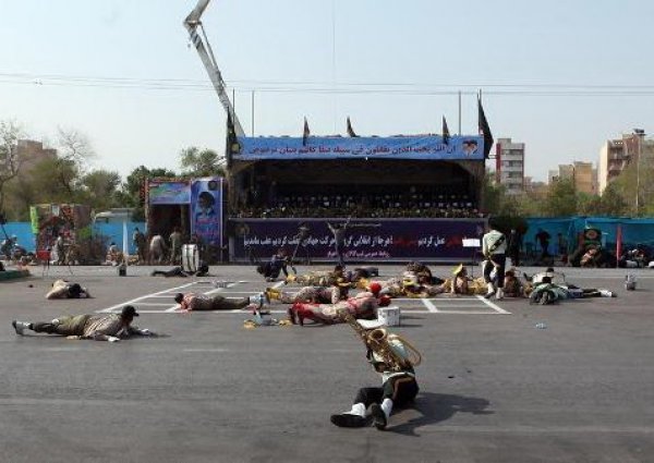Теракт на военном параде в Иране попал на видео: 24 погибших