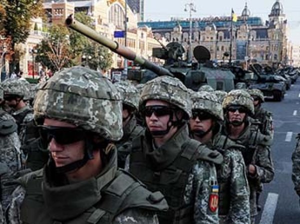 На Украине высмеяли слова Порошенко о "самой сильной армии"