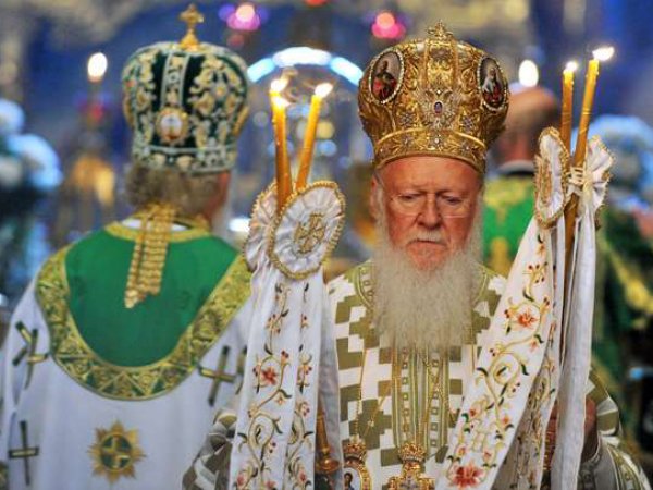 Политологи: религиозный раскол на Украине обернется Третьей мировой войной
