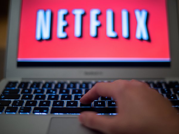 "Страх управляет нами": СМИ раскрыли шокирующую правду об адских условиях работы в Netflix