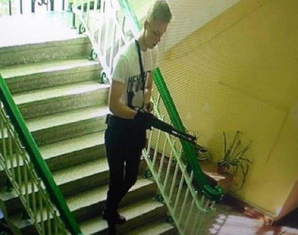 В Сети усомнились в версии самоубийства "керченского стрелка": опубликованы фото