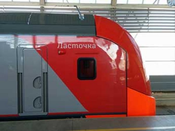 В Москве на ходу пополам разорвался поезд "Ласточка" (ФОТО)