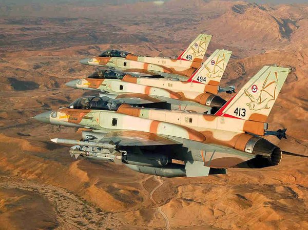СМИ: самолеты Израиля проигнорировали российские С-300 в Сирии