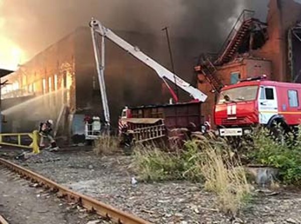 Загорелся крупнейший завод Осетии, погиб сотрудник МЧС