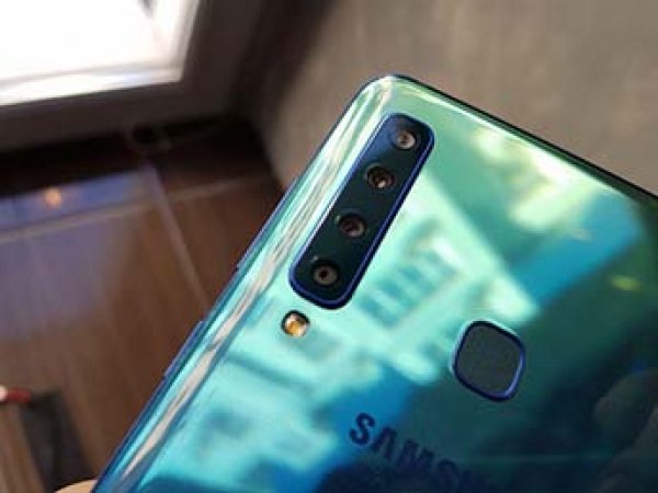 Samsung показала новый Galaxy 9 — первый смартфон с четырьмя тыльными камерами