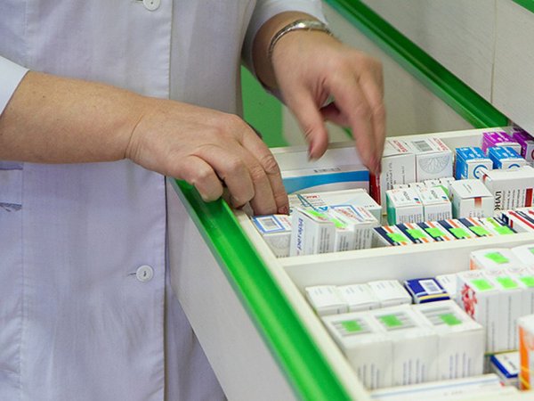 "Нас постоянно насилуют": в аптеке в упаковке с лекарством нашли жуткую записку
