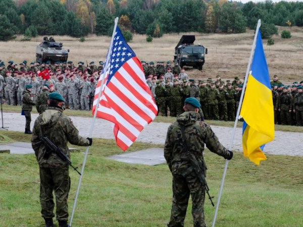 СМИ: Киев ведет переговоры о создании военной базы США на Украине