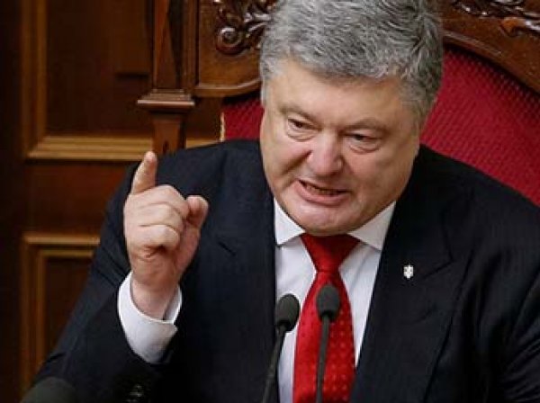 Порошенко потребовал от представителей РПЦ, чтобы те покинули Украину