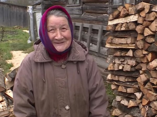 Россияне скинулись в Сети на квартиру замерзающей пенсионерке