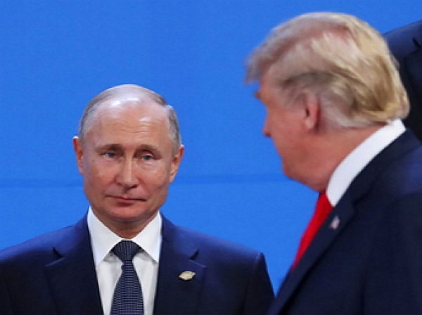 "Взгляд года": Путин не поздоровался с Трампом на G20