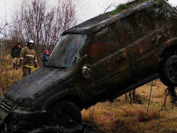 В Тульской области автомобиль с телами мужчины и женщины 9 лет пролежал на дне реки