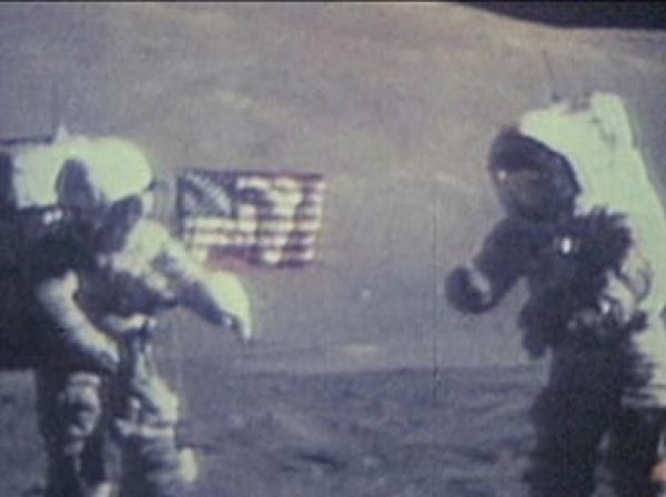 Космонавт назвал способ проверить реальность высадки американцев на Луну