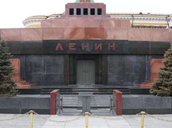 Тело Ленина в Мавзолее предложили заменить резиновой копией