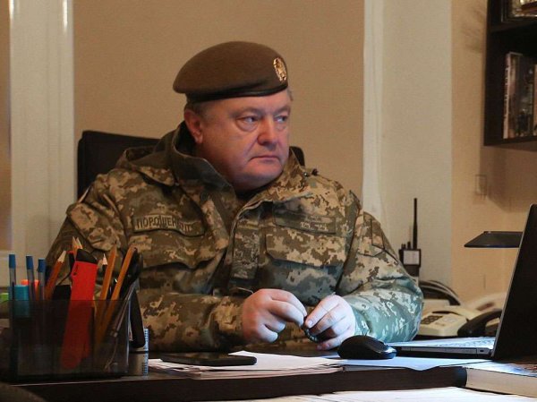 Порошенко заявил об угрозе "полномасштабной войны" с Россией