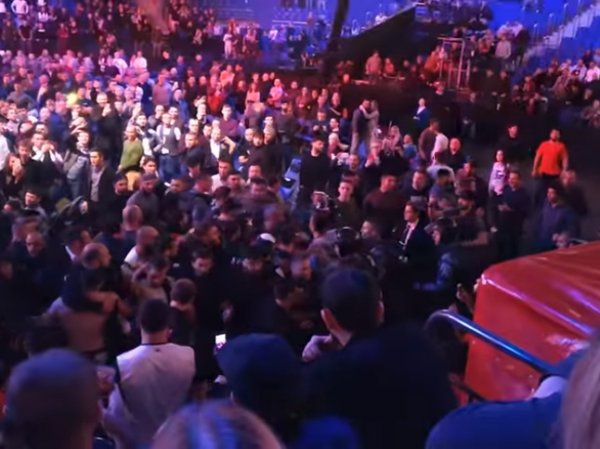 "По стопам Хабиба": видео массовой драки на турнире ММА в Москве появилось в Сети