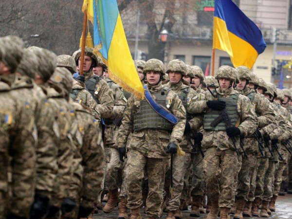 Киев вводит военное положение: армия Украины приведена в полную боеготовность