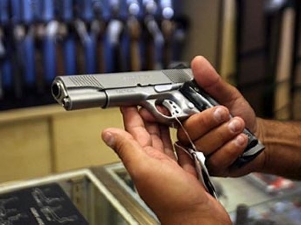 В России могут запретить продажу оружия лицам моложе 21 года