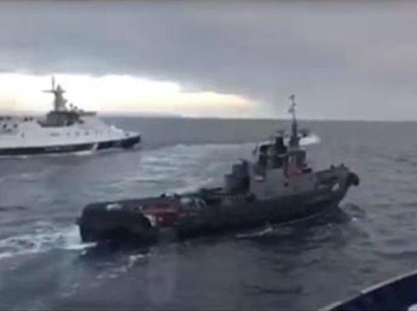 Захваченные украинские корабли пришвартованы в Керчи (ФОТО, ВИДЕО)