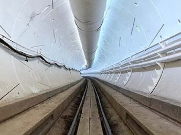 Илон Маск показал видео проезда скоростного тоннеля под Лос-Анджелесом