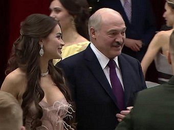 Танец Лукашенко с Мисс Беларусь на балу попал на видео