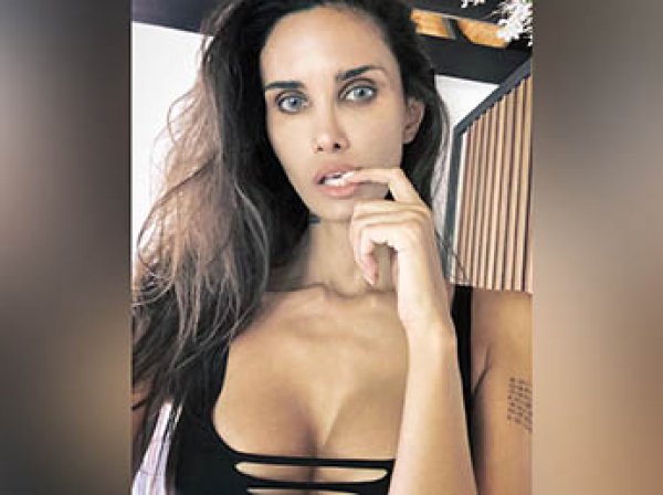 Жена Мамаева устроила истерику в прямом эфире Instagram