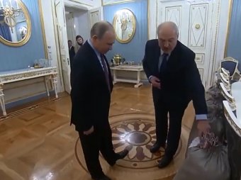 Это вот для пюре и драников: Лукашенко удивил Путина оригинальным подарком