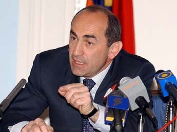 В Армении суд вновь принял решение арестовать экс-президента Кочаряна
