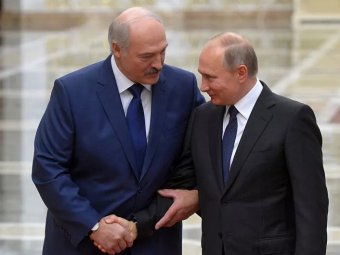 «Ты хочешь, чтобы я купил автомат тебя защищать?»: Лукашенко раскрыл детали беседы с Путиным