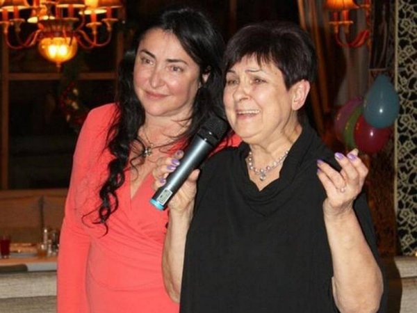 На Украине жестоко избили мать Лолиты за русскую речь