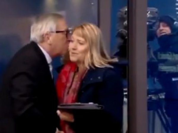 Пьяный глава Еврокомиссии Юнкер приставал к женщинам (ВИДЕО)