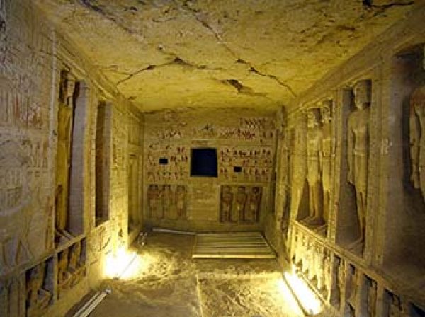 Фото найденной в Египте гробницы возрастом 4400 лет появились в Сети