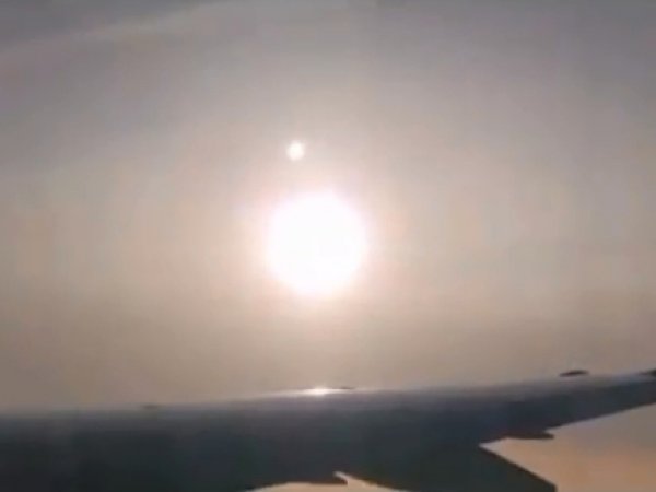 За 5 дней до конца света смертоносную Нибиру впервые засняли на видео с борта самолета