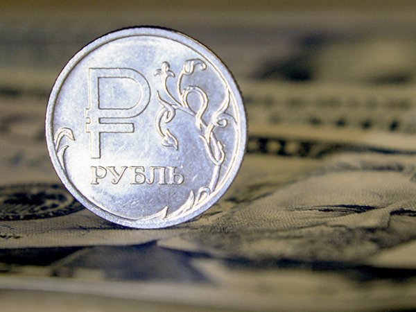 Курс доллара на сегодня, 21 декабря 2018:  рухнувшая нефть потянула за собой рубль — эксперты