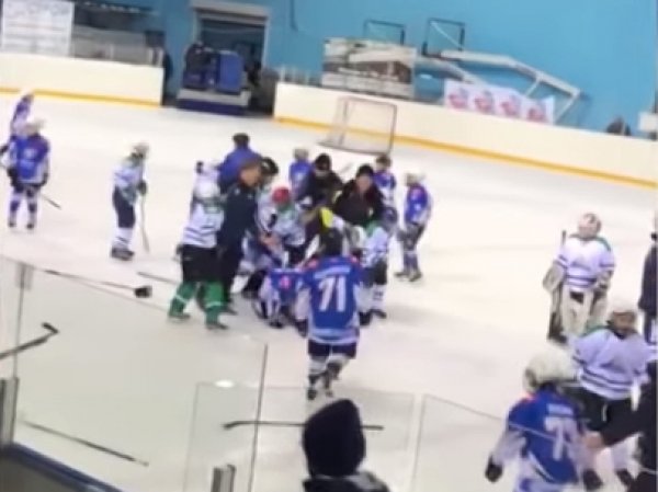Видео побоища, устроенного юными хоккеистами в Стерлитамаке, попало в Сеть