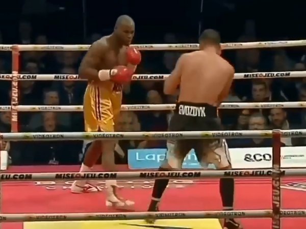 Удар украинского боксера, отправивший канадского экс-чемпиона в кому, попал на видео