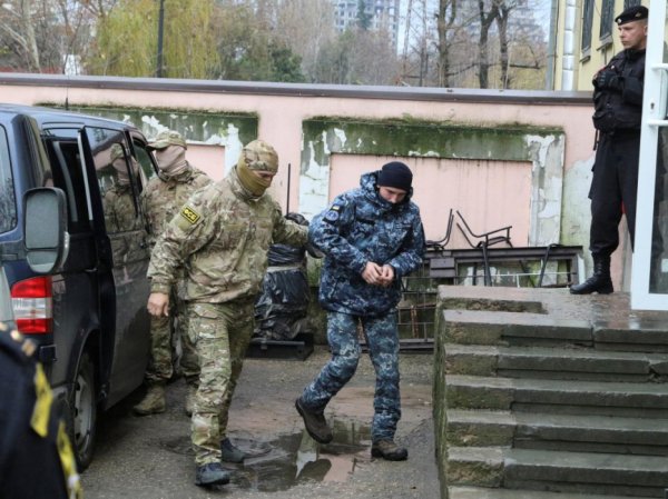 Задержанный украинский моряк заявил, что его пытали "Русским радио"