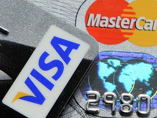 Крупнейший российский банк приготовился к отключению от Visa и Mastercard
