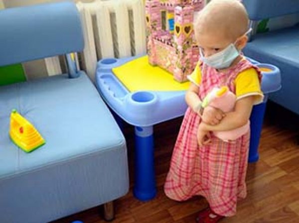 "Они заразные": москвичка собирает подписи на выселение семей из дома с онкобольными детьми