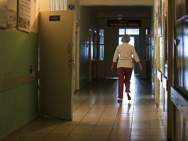 В Благовещенске главврача больницы уволили из-за перевязанной скотчем пациентки