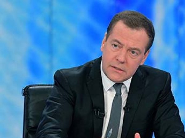 Медведев рассказал про "узнаваемые типажи" сериала "Домашний арест"